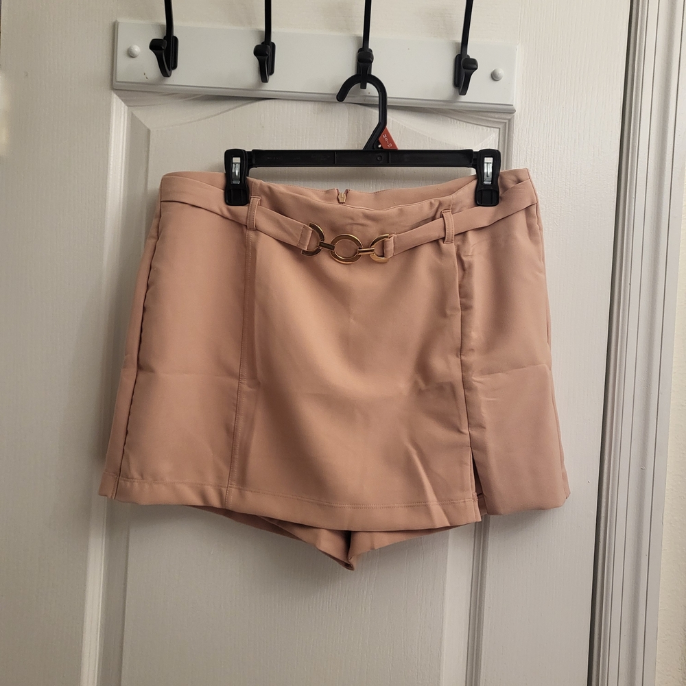 Haute Monde Women's Tan Shorts with‎ Gold Buckle
